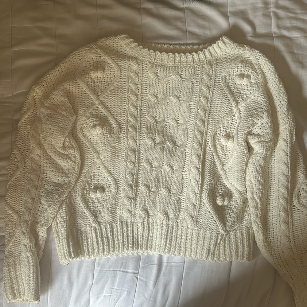 Cozy and soft cable knit sweater for fall!!